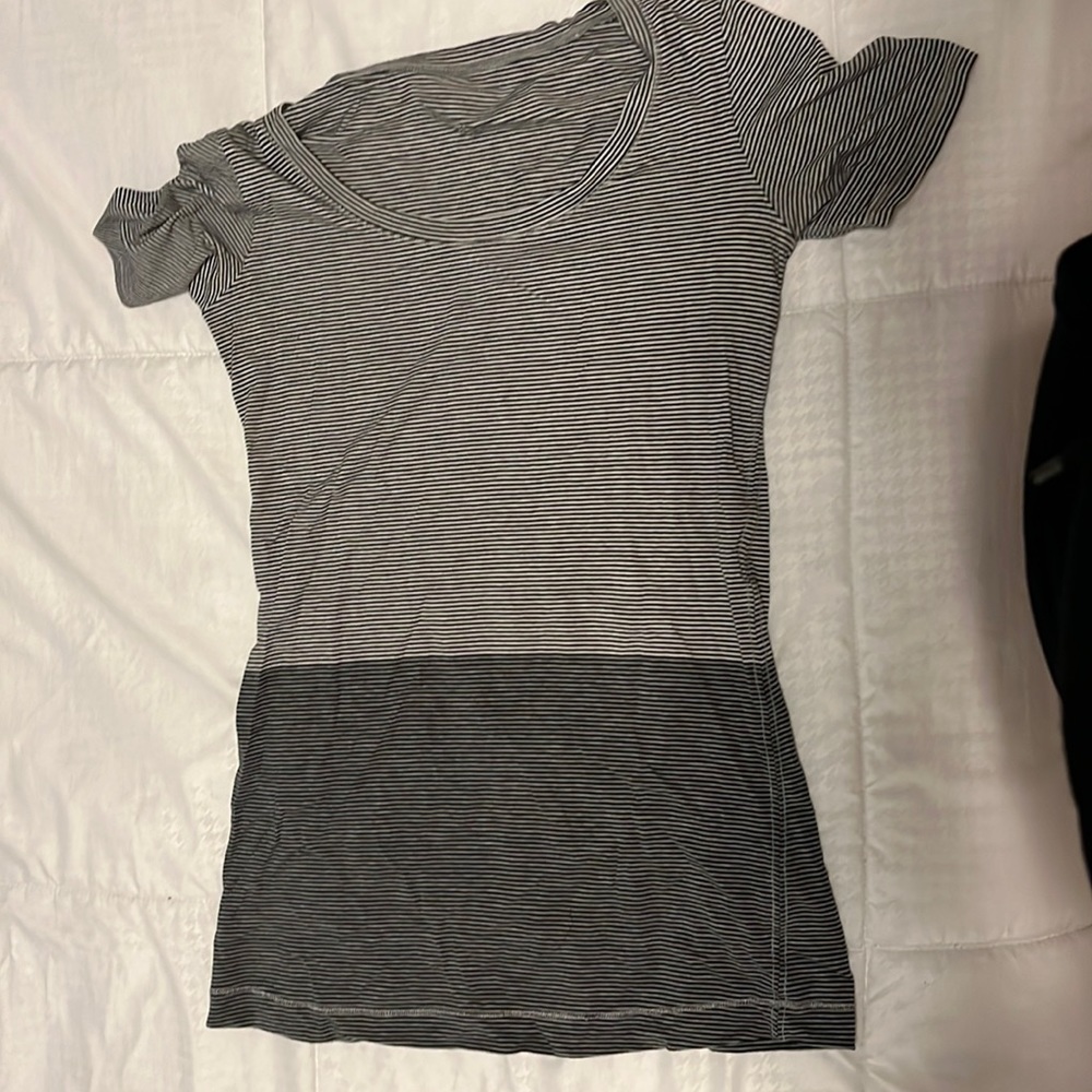 Cotton lululemon tshirt.
